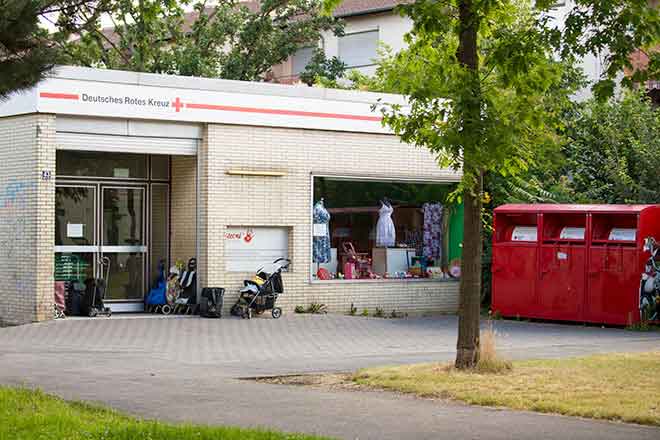 Kleider- und Tafelladen Mannheim-Schönau