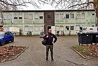 Streetworker Massoth vor dem Hofweg